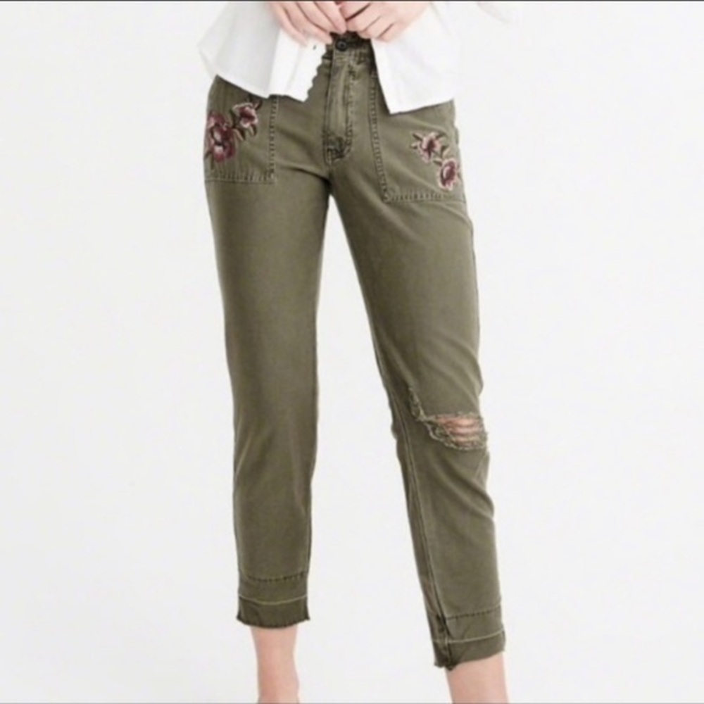 Abercrombie & Fitch Ames Low Rise Slim Boyfriend
